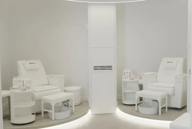 How To Handle A Bad Experience At A Nail Salon Gracefully