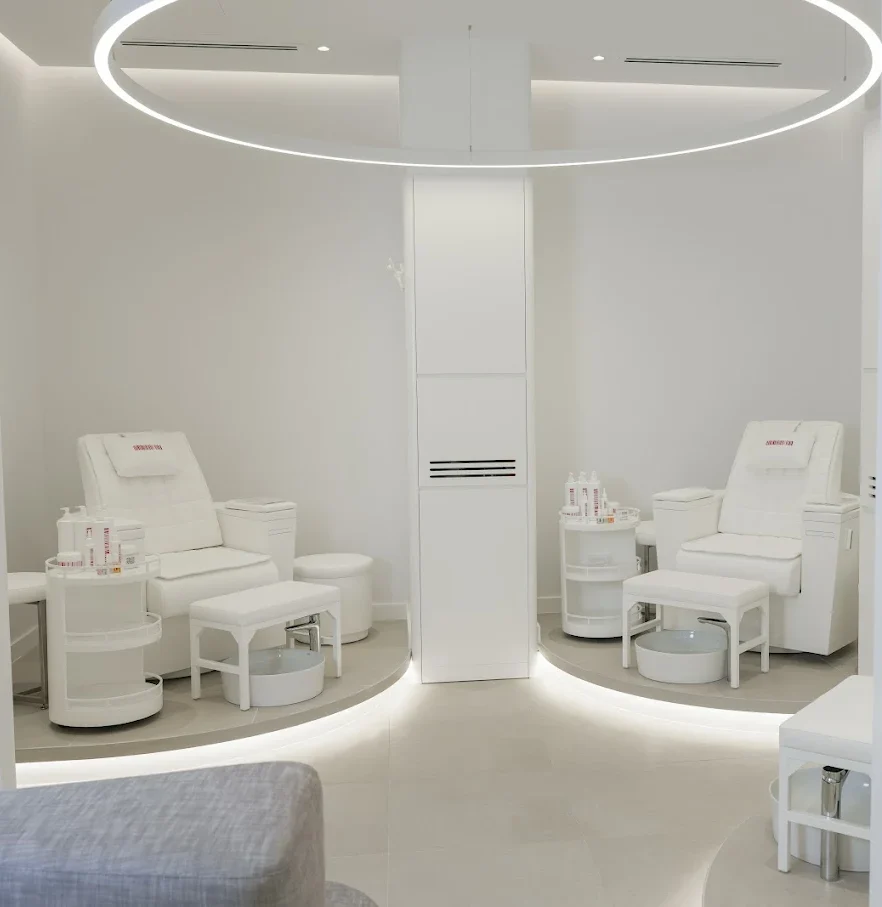 How To Handle A Bad Experience At A Nail Salon Gracefully